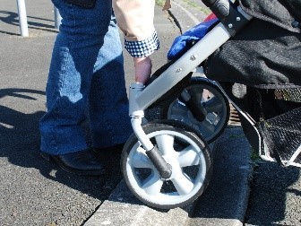 Poussette trottoir